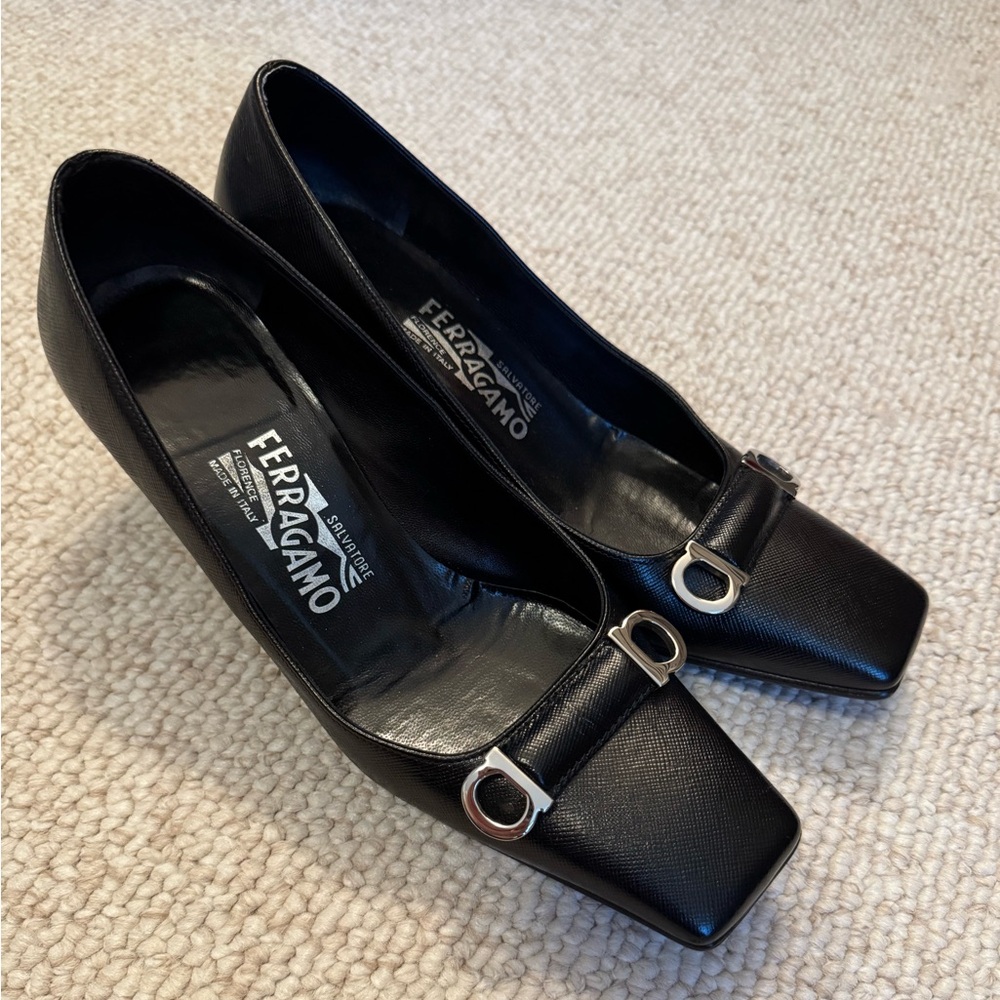 Salvatore Ferragamo Black Heels: Size 7
